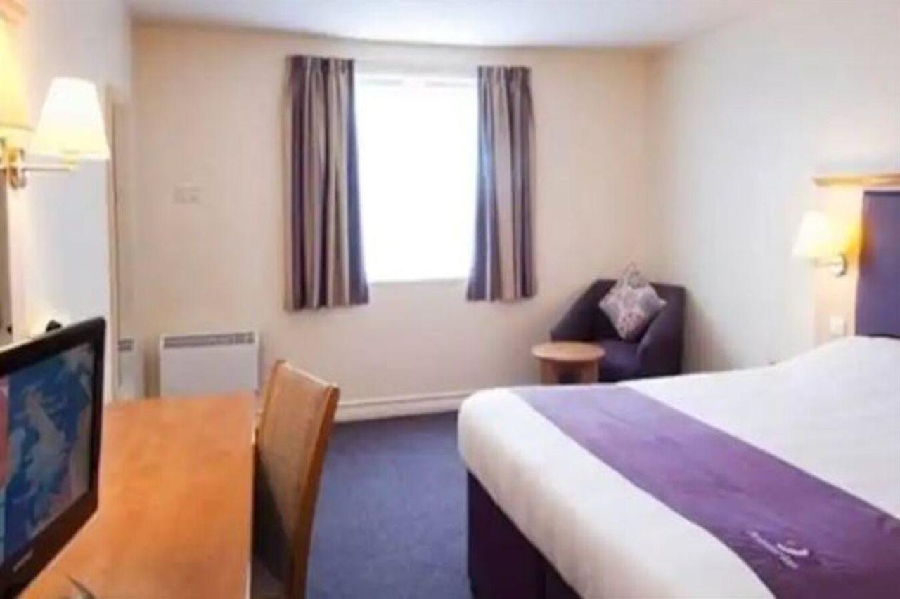 Premier Inn Burnley Esterno foto