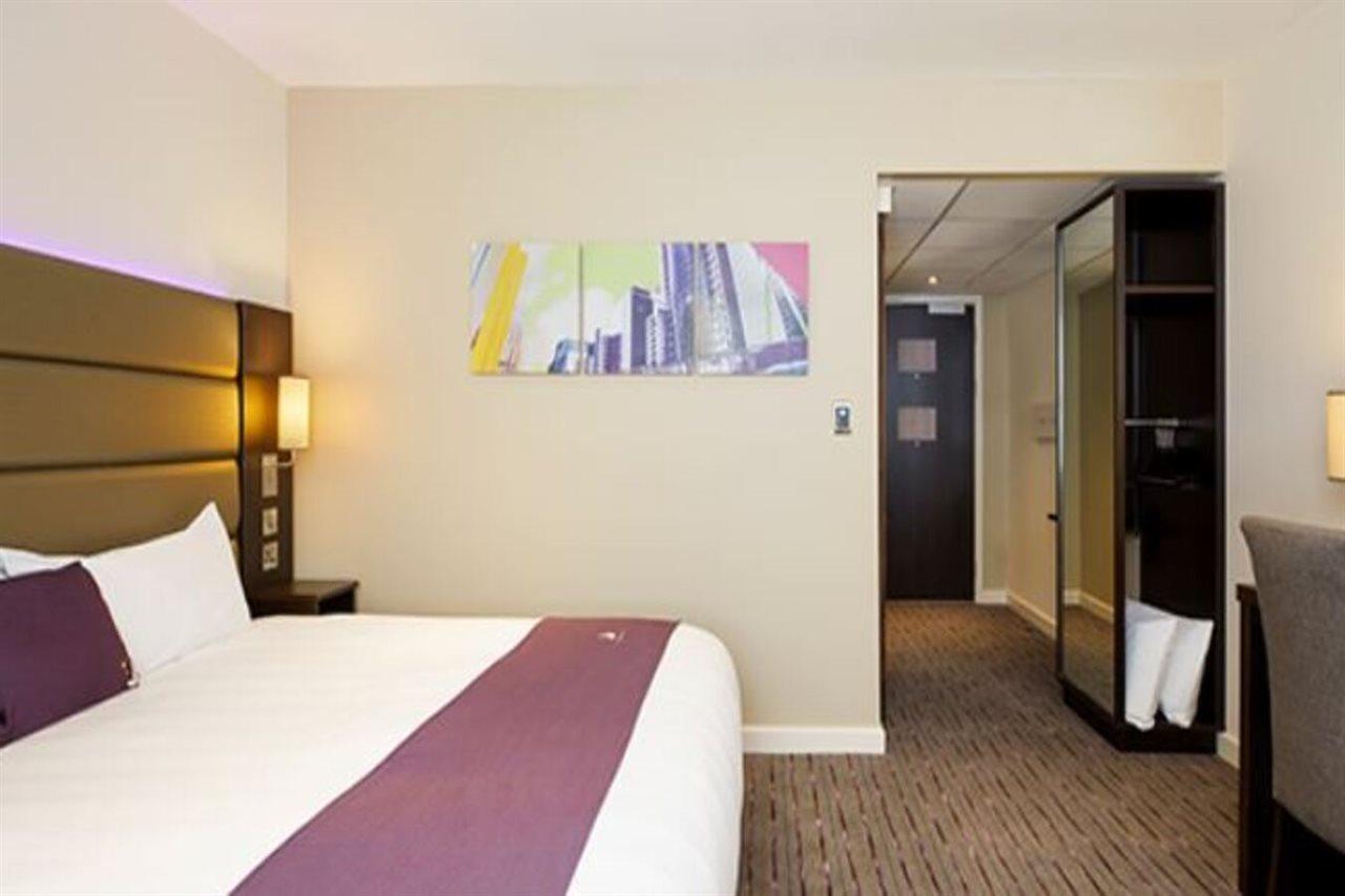 Premier Inn Burnley Esterno foto