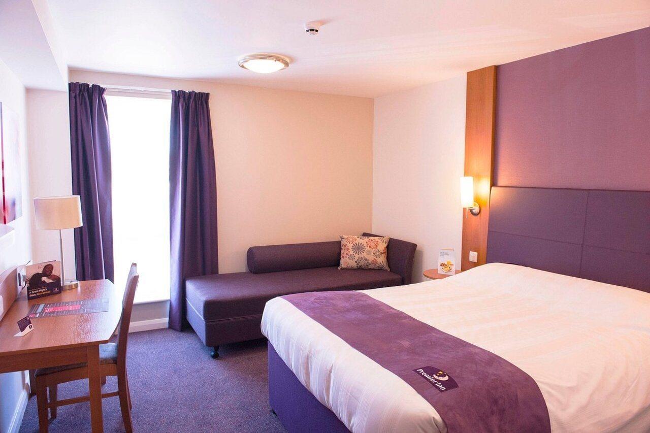 Premier Inn Burnley Esterno foto