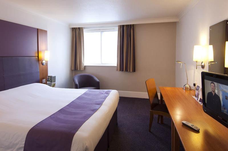 Premier Inn Burnley Esterno foto