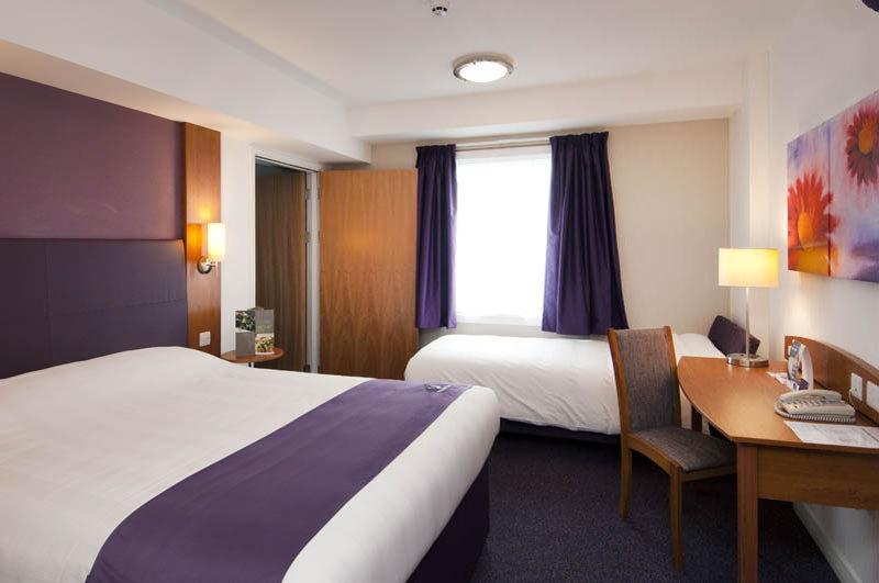 Premier Inn Burnley Esterno foto