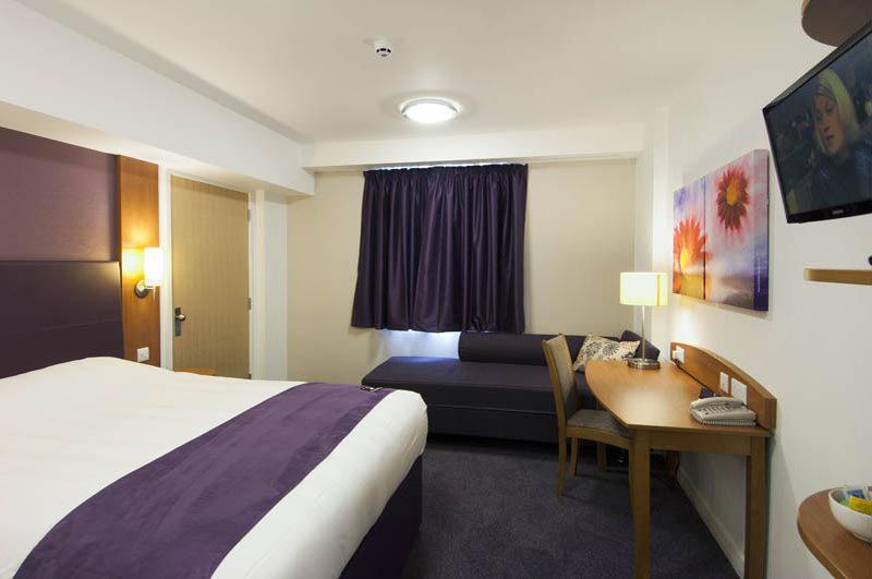 Premier Inn Burnley Esterno foto